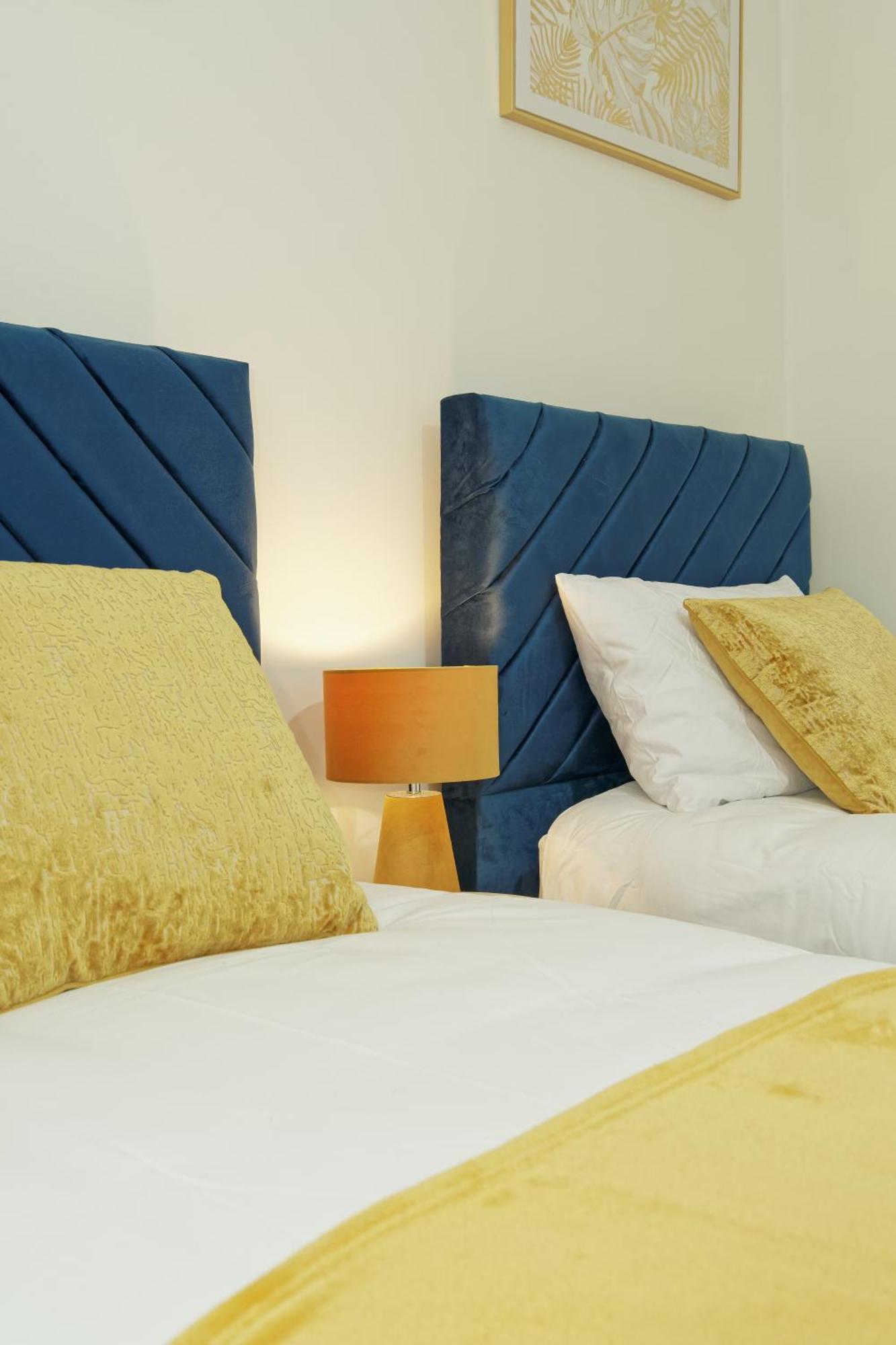 Apartamento Lovely Luxury 3 Bed House Chatham  Exterior foto